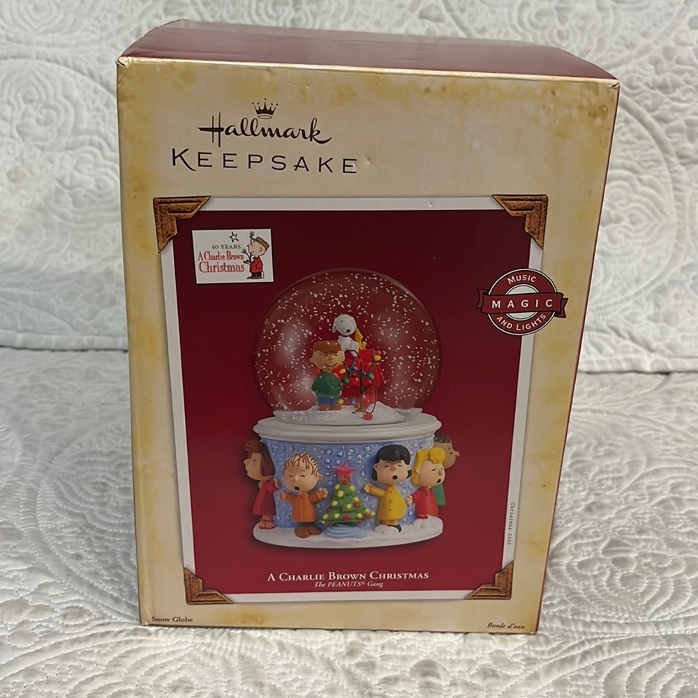Hallmark‎ A Charlie Brown Christmas, new in box
